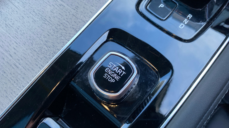 Volvo XC90 2.0 T8 PHEV Ultra Dark 5dr AWD Geartronic Estate